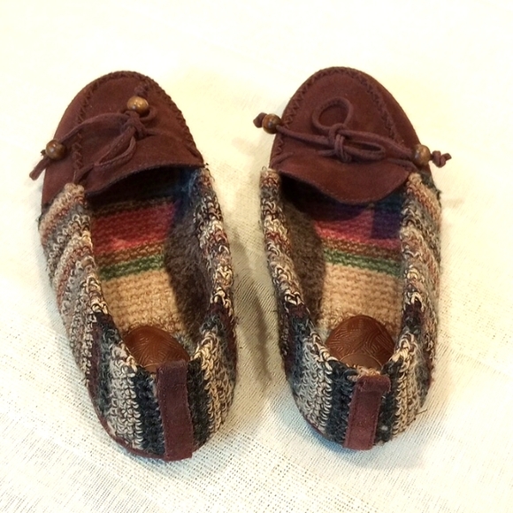 The Sak Ladies Crocheted w/Suede Moccasins Size:6.5 Color: Brown, Gray - Picture 3 of 7